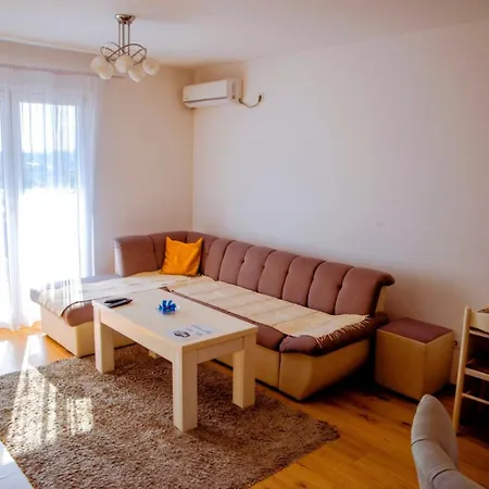Majna Apartamento